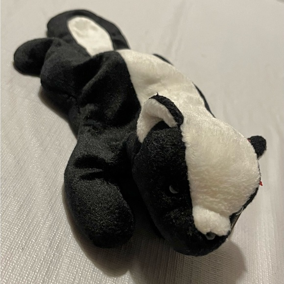 TY Beanie Baby - Stinky the Skunk 1995 - Picture 2 of 14